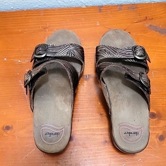 DANSKO SOPHIE WOMEN'S GOLD METALLIC SLIP ON SLIDER WEDGE STRAPS SANDAL 37 - Picture 3 of 9